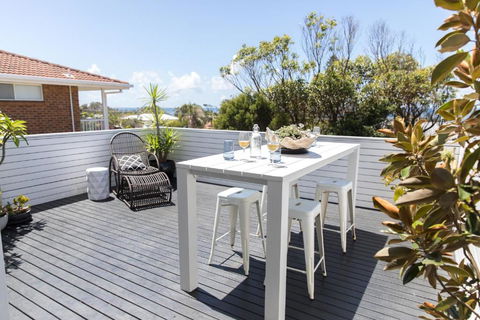 White Beach Cottage - Getaway Accommodation 4