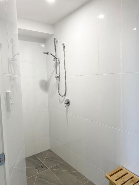 Happy Tides Beachfront Holiday Home - Getaway Accommodation 5