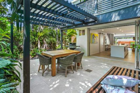 Hidden Treasure Little Cove - Getaway Accommodation 7
