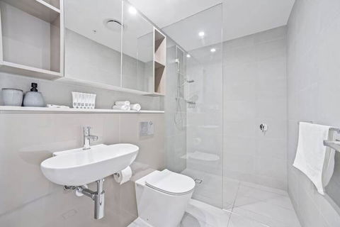 HomeHotel Luxury Apt With Shopping Mall Downstairs - Getaway Accommodation 2