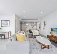 HomeHotel Ultra Luxury 2 Bedroom next to Mall  Train - Getaway Accommodation