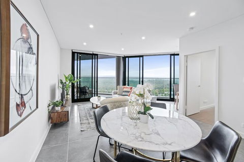 HomeHotel Ultra Luxury 2 Bedroom Next To Mall & Train - Getaway Accommodation 1