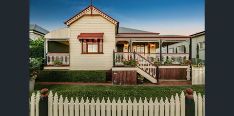 Bannockburn Cottage East Toowoomba - Getaway Accommodation 4