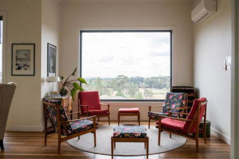 Five Bed Five Bath Five Star View 2 Mins To CBD Wentworth Estate - Getaway Accommodation 0