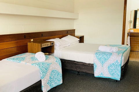 The Caledonian Hotel Motel - Getaway Accommodation 3