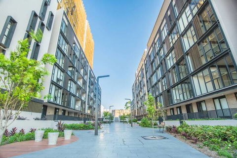 Bright & Modern! 2bed 2bath APT With Parking - Getaway Accommodation 1