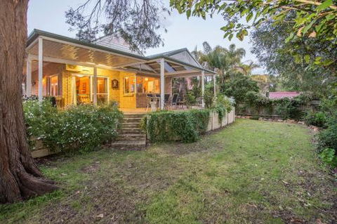 Country Cottage - Getaway Accommodation 4