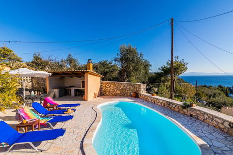 Red Bluff Beach House - Getaway Accommodation 3