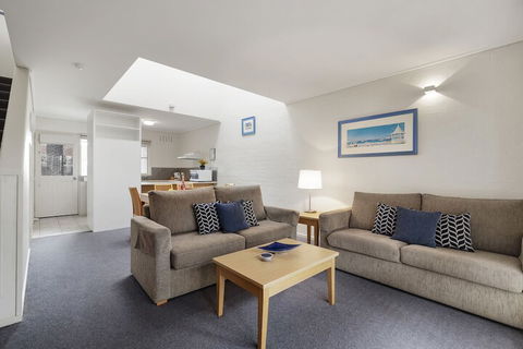 Whitecliffs Beach Resort - Getaway Accommodation 4