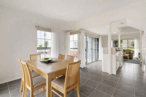 Whitecliffs Beach Resort - Getaway Accommodation 6