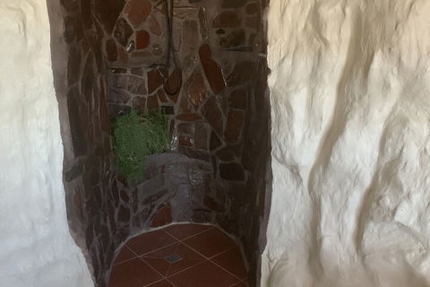 Di's Dugouts - Getaway Accommodation 5