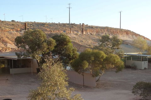 Di's Dugouts - Getaway Accommodation 1