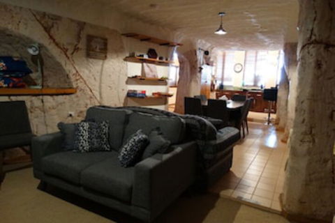 Di's Dugouts - Getaway Accommodation 0