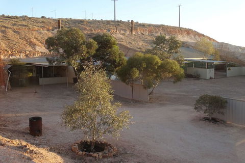 Di's Dugouts - Getaway Accommodation 3