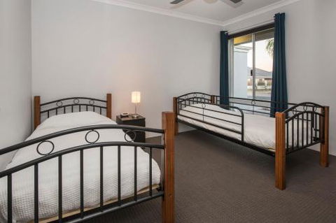 Fairway Isle - Getaway Accommodation 5