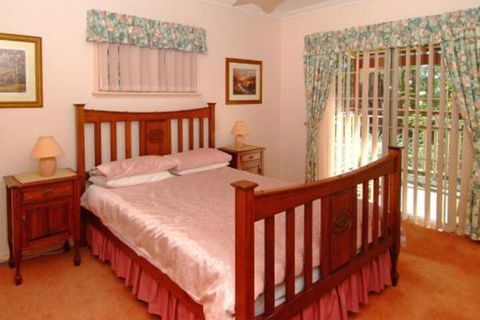 Rosewood Cottage - Getaway Accommodation 4