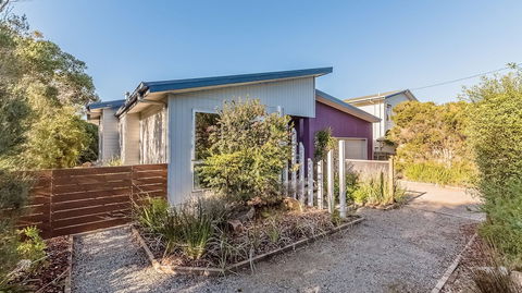 House On 37 Barramundi Near Smiths - Getaway Accommodation 1