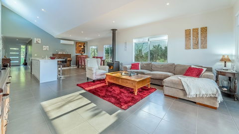 House On 37 Barramundi Near Smiths - Getaway Accommodation 6