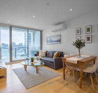 Melbourne Docklands Seaview Apartment At Collins St - Getaway Accommodation