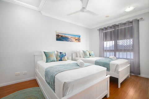Chic City Apartment W Waterfront Views - Getaway Accommodation 3