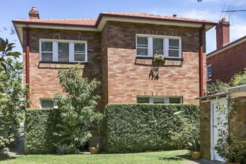 Spacious Two Bedroom Apartment In Crows Nest HUNT1 - Getaway Accommodation 6