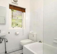 Spacious Two Bedroom Apartment in Crows Nest HUNT1 - Getaway Accommodation