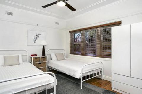 Spacious Two Bedroom Apartment In Crows Nest HUNT1 - Getaway Accommodation 1