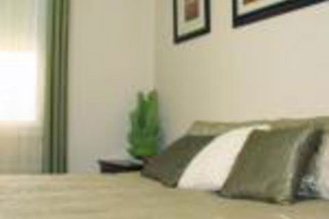 Explorers Holiday House - Getaway Accommodation 0