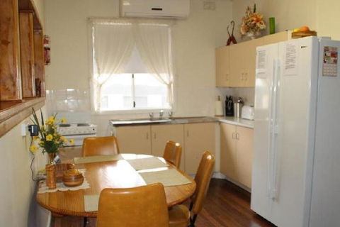 Explorers Holiday House - Getaway Accommodation 3