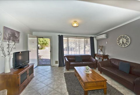 Unit 6 Middleton Mews - Getaway Accommodation 3