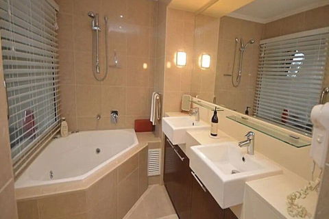 2 BDR / Apt / Foxtel / WiFi / Pool / Parking / Spa / Hervey Bay - Getaway Accommodation 3