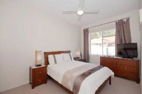 2 Bedroom Apartment Kiah Unit 16 / 53 Victoria Parade - Getaway Accommodation 1