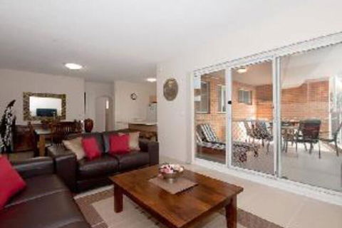 2 Bedroom Apartment Kiah Unit 16 / 53 Victoria Parade - Getaway Accommodation 3