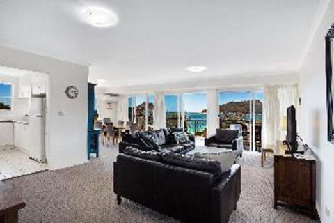 3 Bedroom Apartment Albacore Unit 6 12 Ondine Close - Getaway Accommodation 0