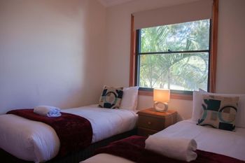 41 Korora Palms 2 Bedroom Bure - Getaway Accommodation 5