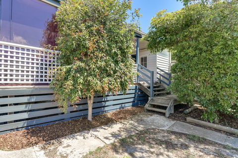 Beacon Cottage - Getaway Accommodation 0