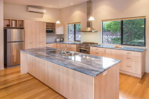 Caves Retreat - Getaway Accommodation 4