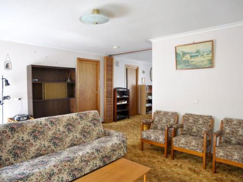 RETRO RETREAT INLET SIDE - Getaway Accommodation 1