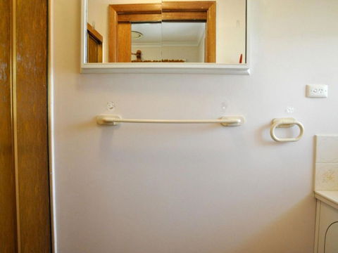 RETRO RETREAT INLET SIDE - Getaway Accommodation 5