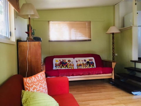 Little Beach House - Getaway Accommodation 1