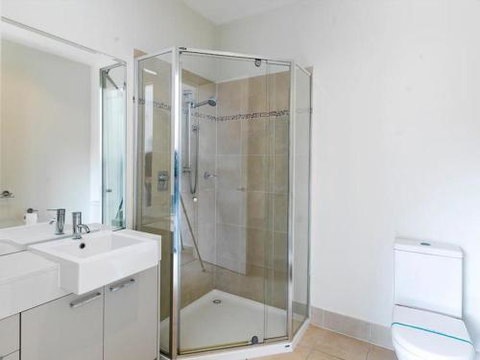 ONE LEVEL At BROADBEACH RESORT - Getaway Accommodation 3