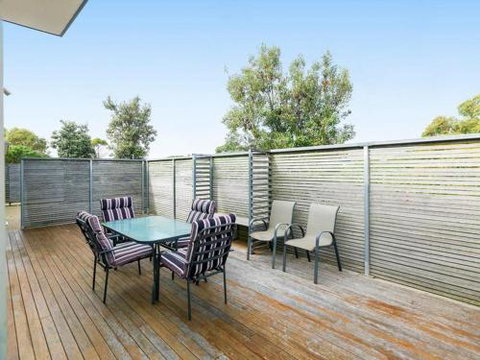 ONE LEVEL At BROADBEACH RESORT - Getaway Accommodation 1