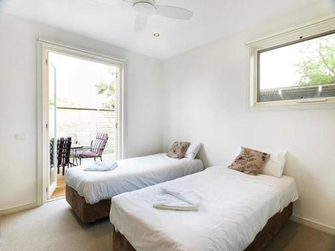 ONE LEVEL At BROADBEACH RESORT - Getaway Accommodation 6