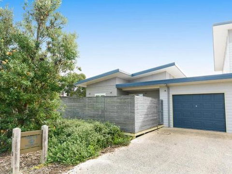 ONE LEVEL At BROADBEACH RESORT - Getaway Accommodation 4