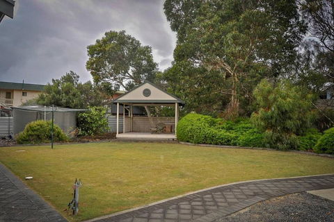 Coffin Bay Retreat - Getaway Accommodation 1