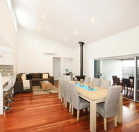 The Sands Pet Friendly 3 Min Walk to Beach - Getaway Accommodation