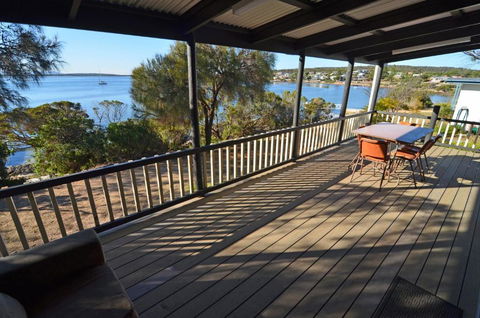 CDC 625 Beach House Incl.rear 2BR Studio - Getaway Accommodation 4