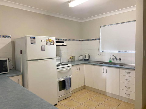 Dolphin View On South Esplanade - Getaway Accommodation 6