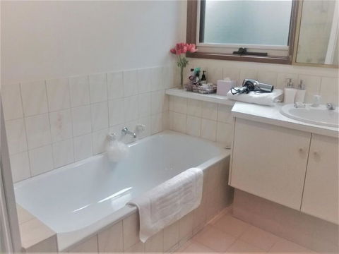 Healesville Selfie Self Contained House - Getaway Accommodation 1