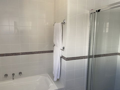 Seaview Apartment - Getaway Accommodation 1